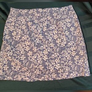 Womens Blue/White Flowers Size 8 Skort